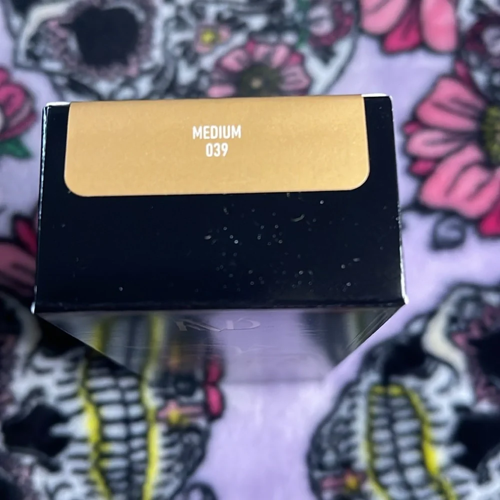 KVD Medium 039 Good Apple Full-Coverage Transfer-Proof Serum Foundation